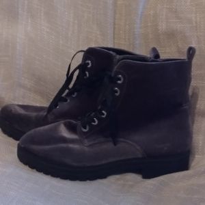 Boots NWOT Grey Shimmer Boots Mossimo 9 1/2